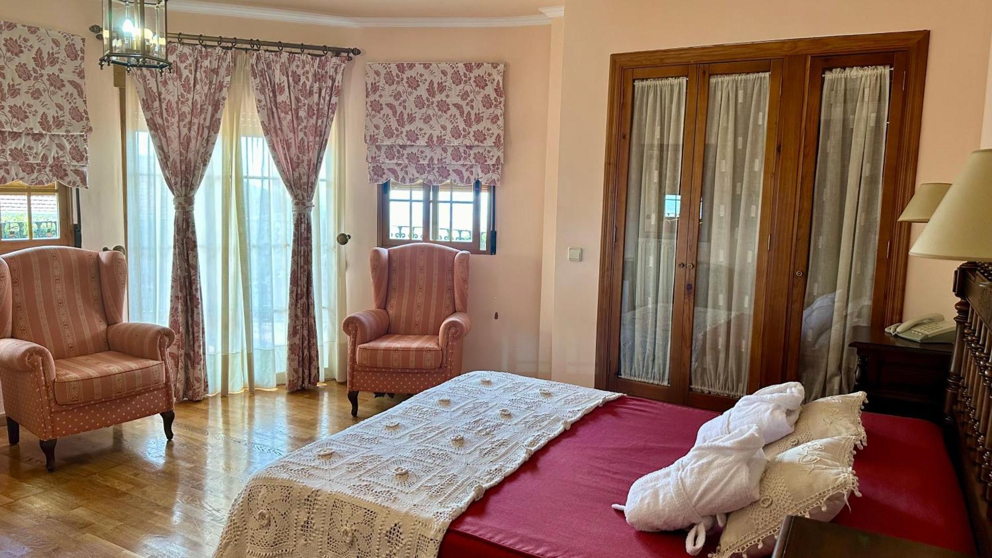 Hotel El Curro Burunchel Buitenkant foto